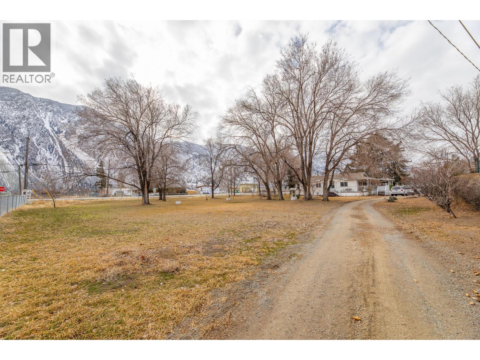 604 Schneider Road, Keremeos