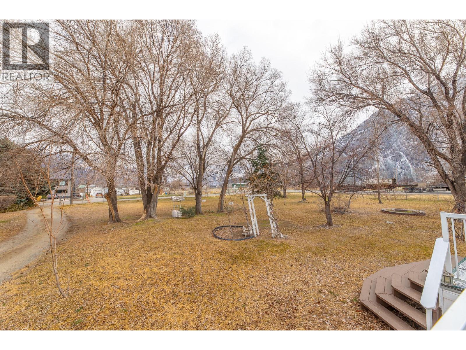 604 Schneider Road, Keremeos