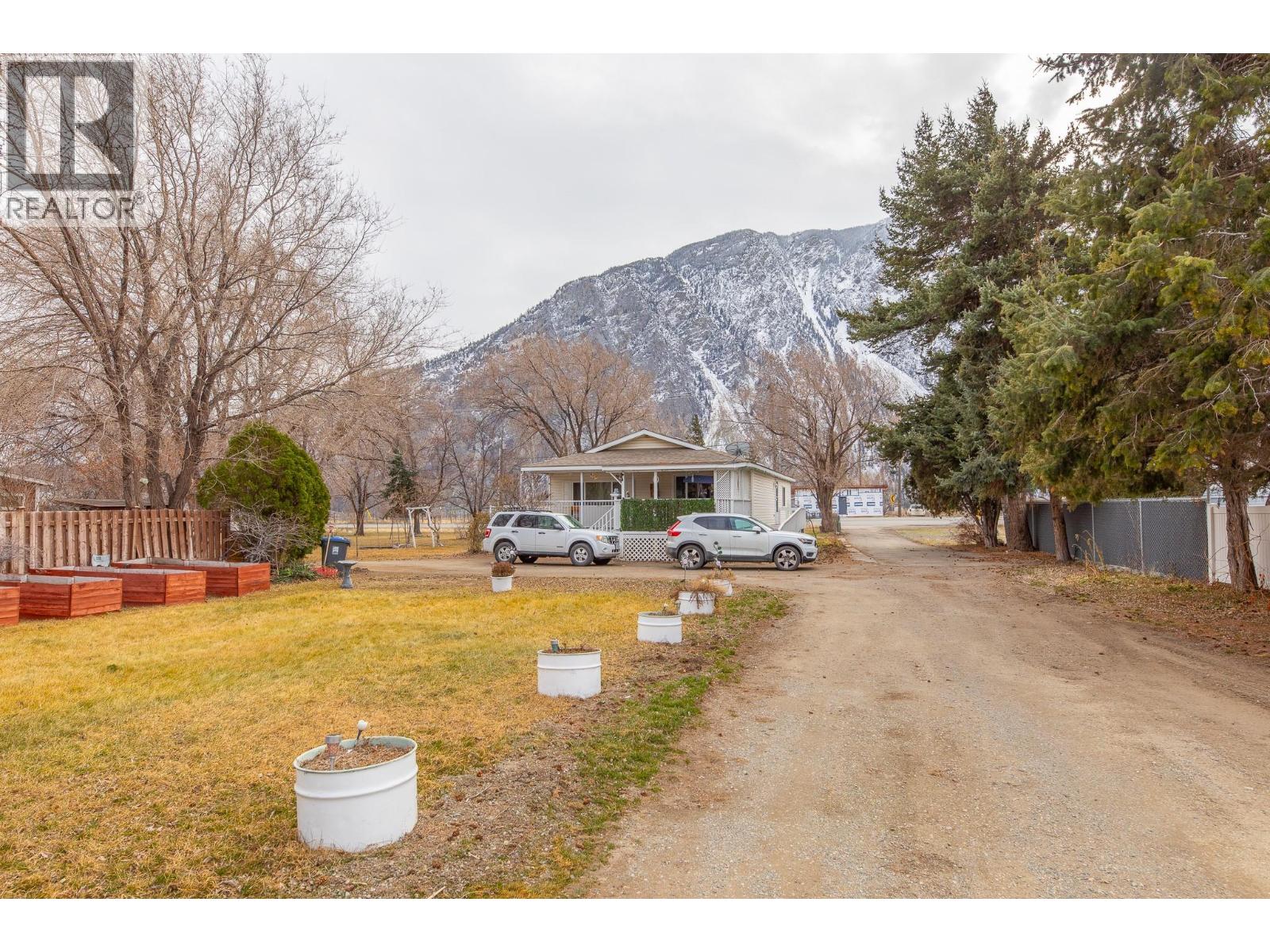 604 Schneider Road, Keremeos