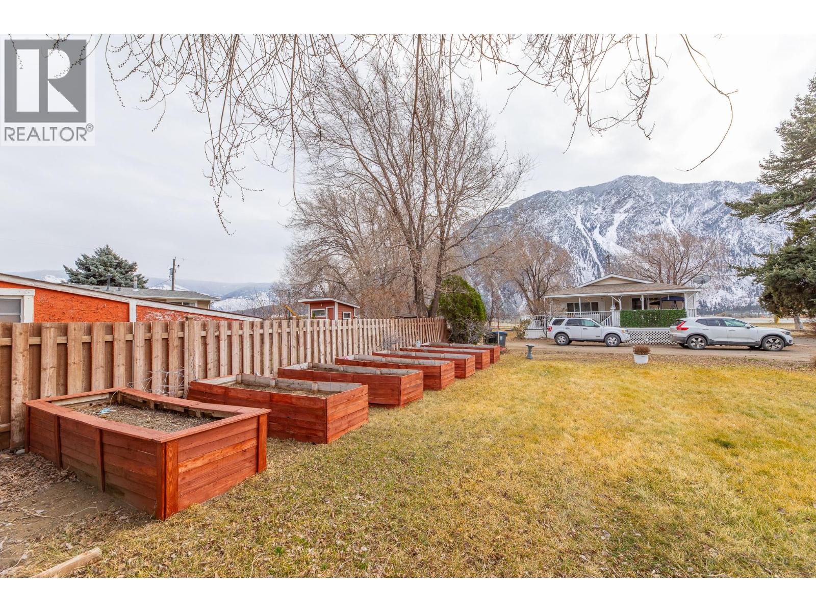 604 Schneider Road, Keremeos