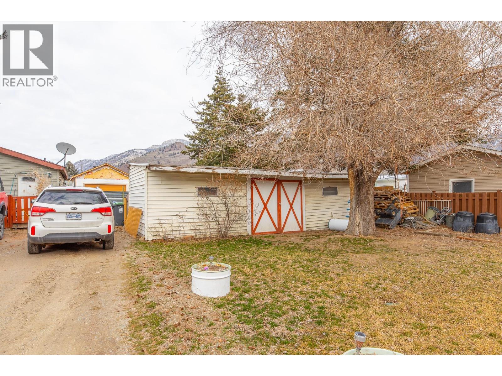 604 Schneider Road, Keremeos