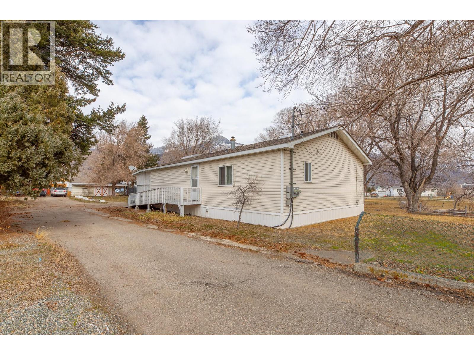 604 Schneider Road, Keremeos