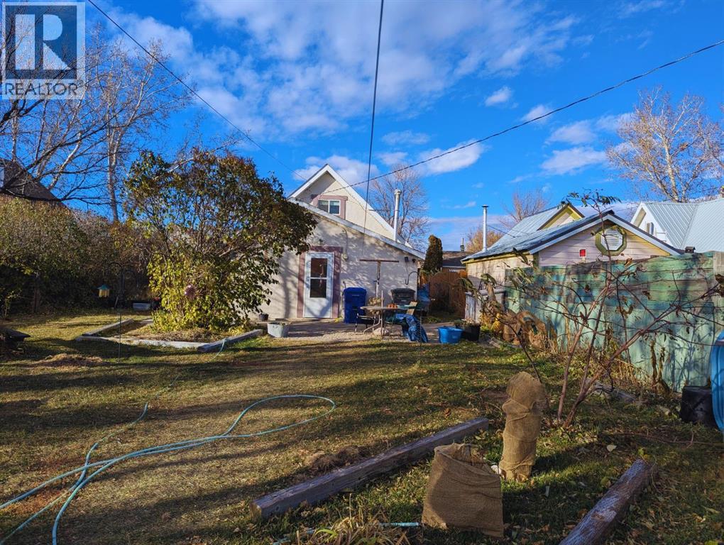 
          119 47 Avenue West
            <br/>
            <span>Claresholm</span>
            , 
            <span>AB</span>
             <span>T0L0T0</span>
         - Photo 25