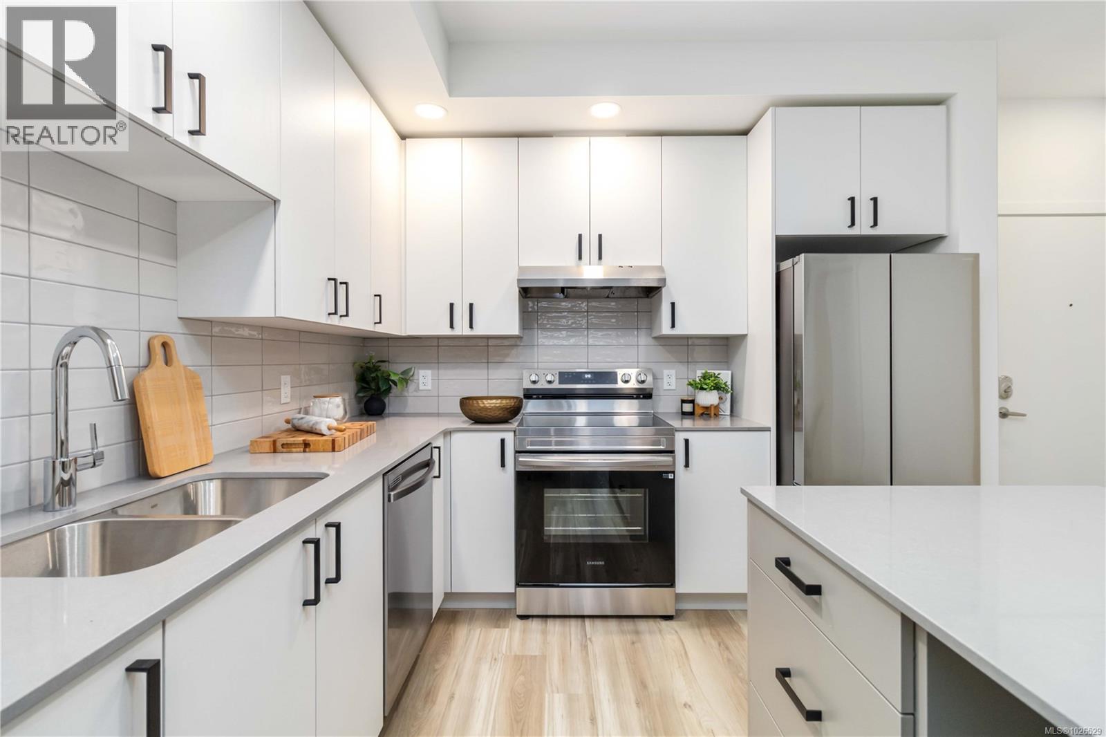 613 2390 City Gate Blvd, Langford