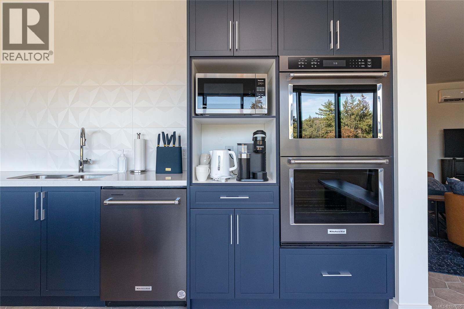 313 2390 City Gate Blvd, Langford