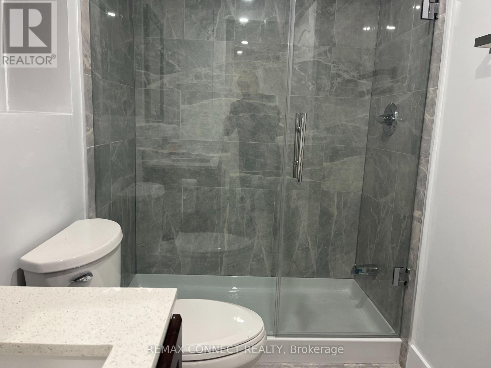 LOWER - 1394 LARGO CRESCENT - Photo 3 of 16, Oshawa (Samac), Ontario