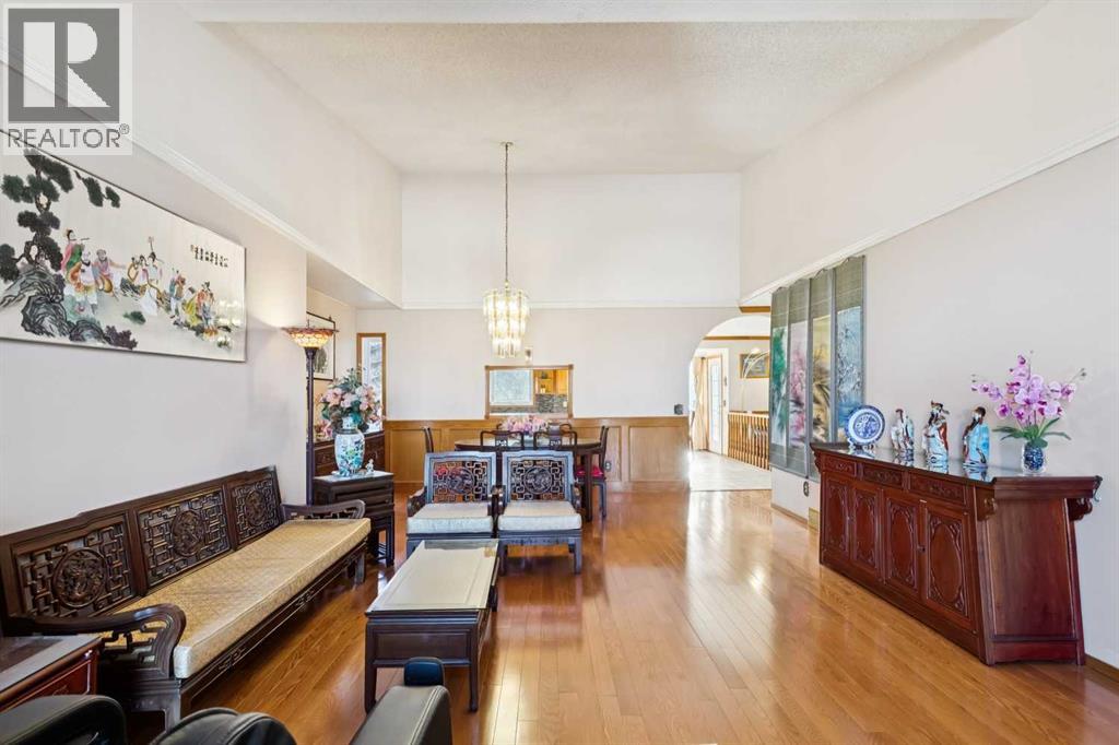 Single Family House for Sale in  Sirocco Drive SW Signal Hill Calgary 