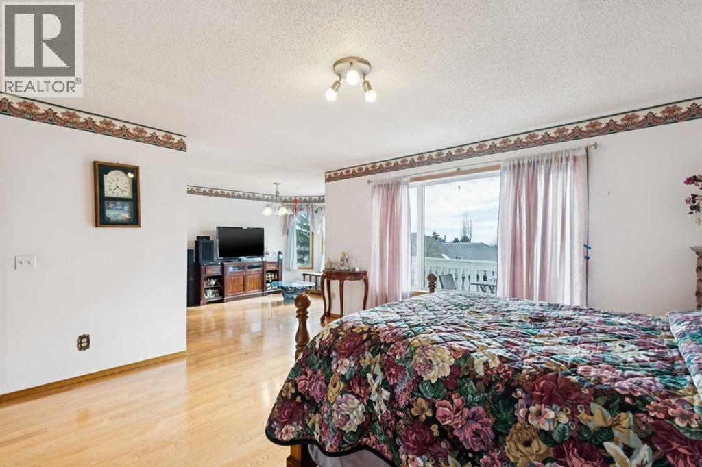 Single Family House for Sale in  Sirocco Drive SW Signal Hill Calgary 