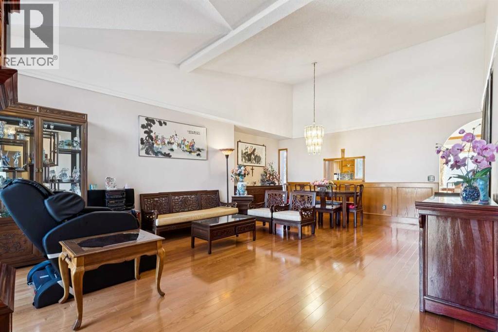 Single Family House for Sale in  Sirocco Drive SW Signal Hill Calgary 