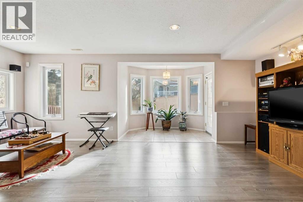 Single Family House for Sale in  Sirocco Drive SW Signal Hill Calgary 