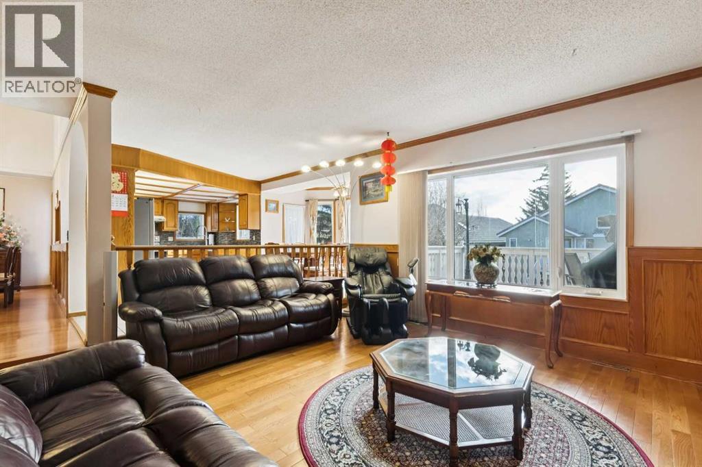 Single Family House for Sale in  Sirocco Drive SW Signal Hill Calgary 