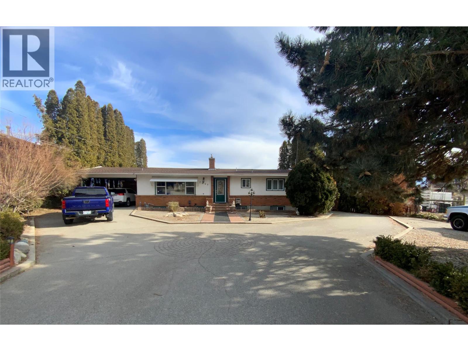 7805 Giants Head Road, Summerland