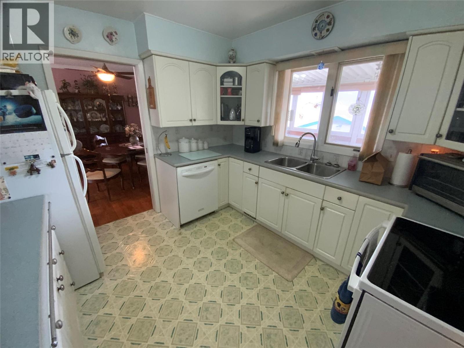 7805 Giants Head Road, Summerland