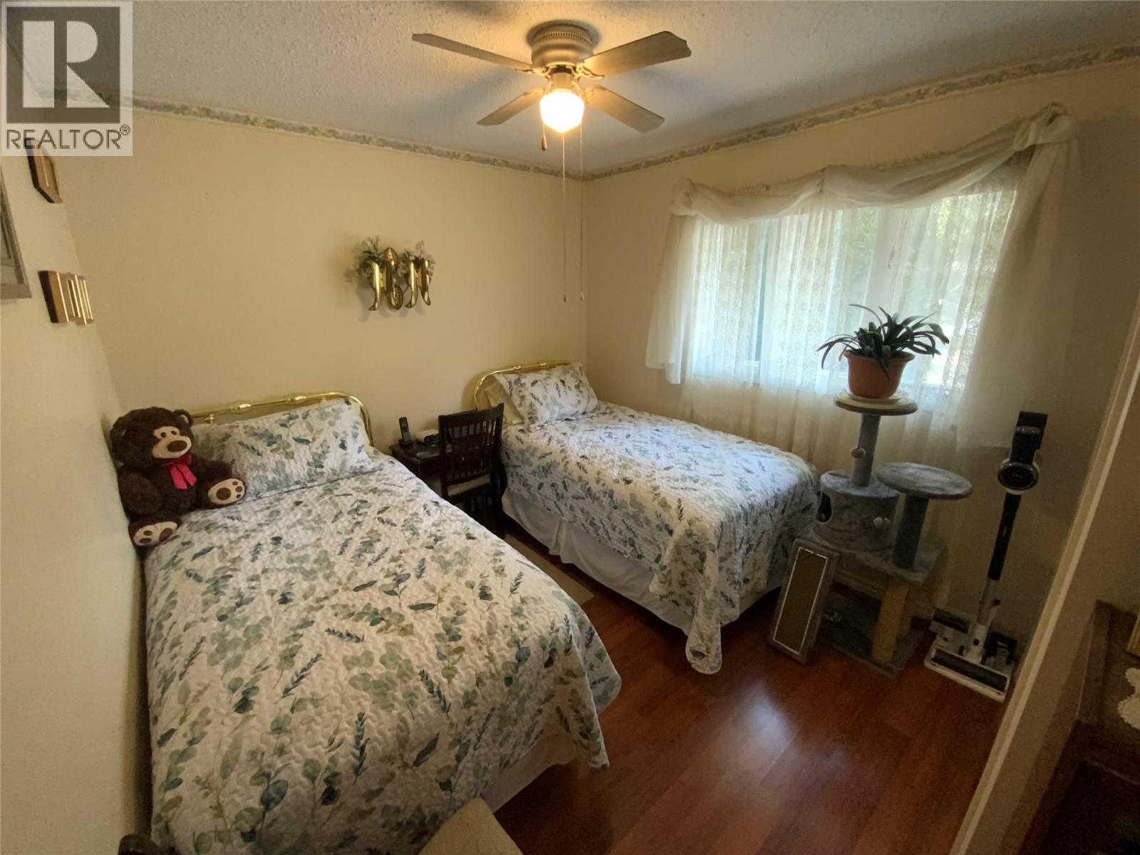 7805 Giants Head Road, Summerland