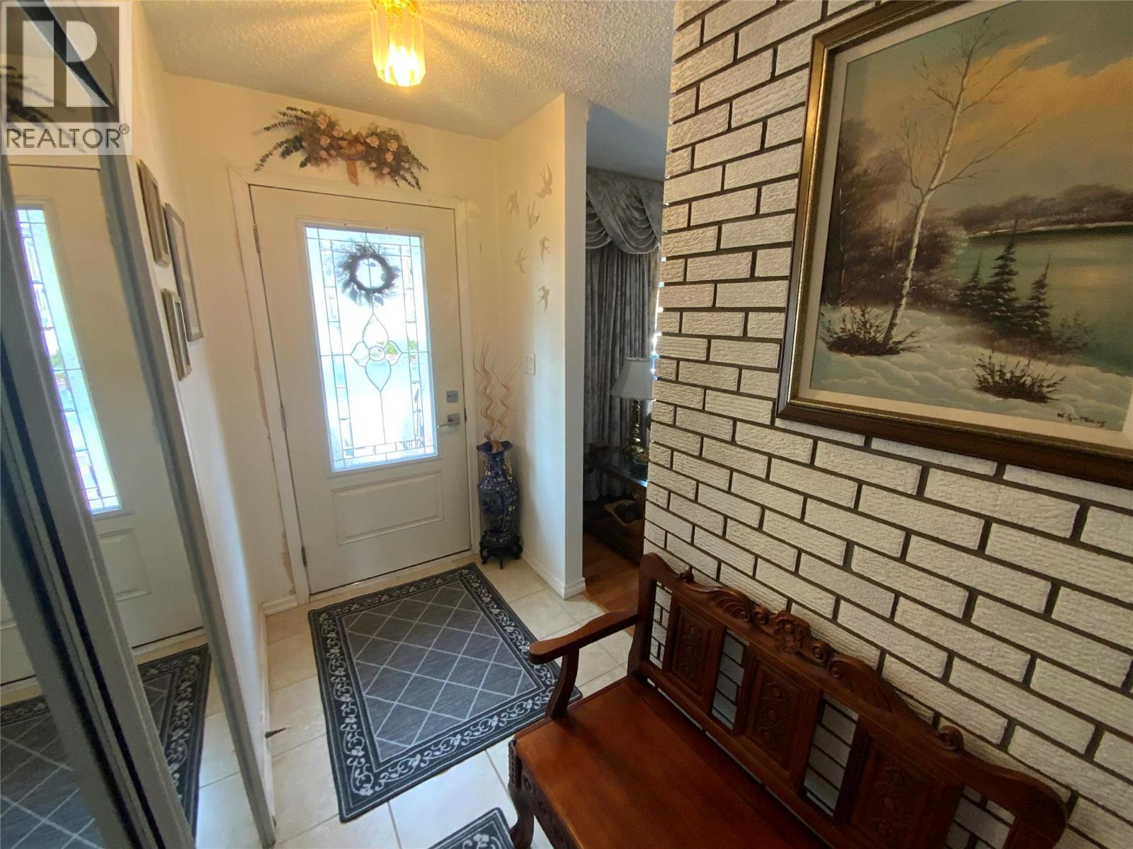 7805 Giants Head Road, Summerland