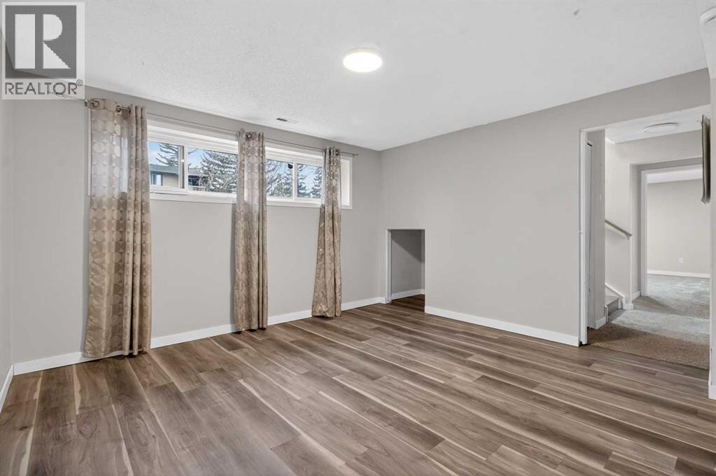 Single Family House Bi-level for Sale in   Street NE Pineridge Calgary 