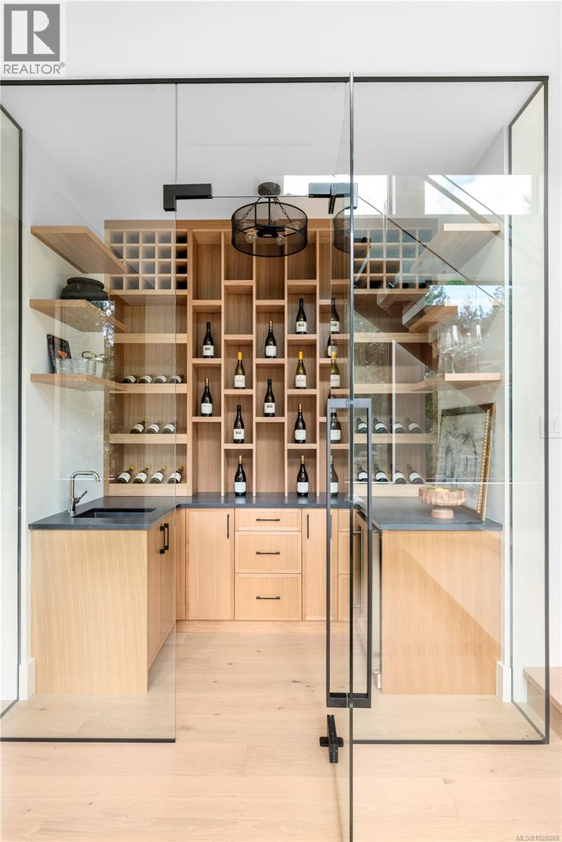 609 Medalist Ave, Colwood