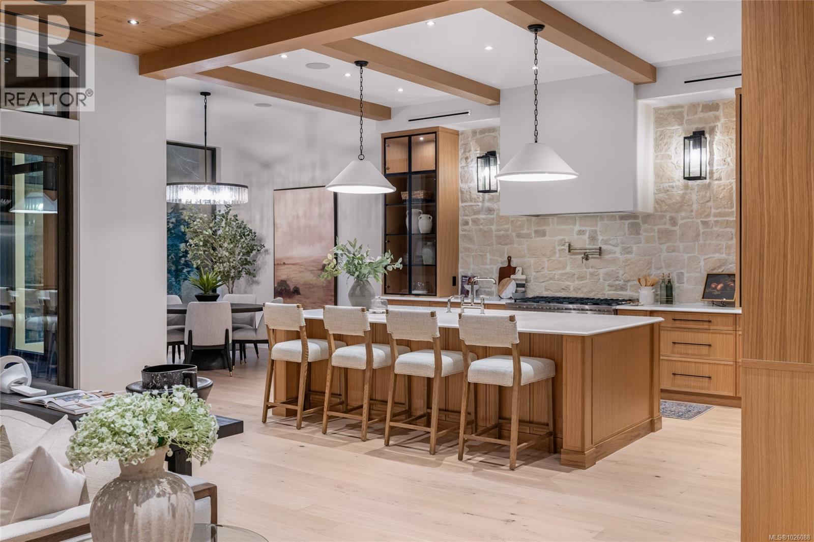 609 Medalist Ave, Colwood