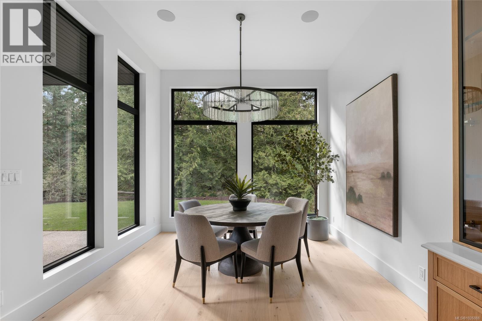 609 Medalist Ave, Colwood