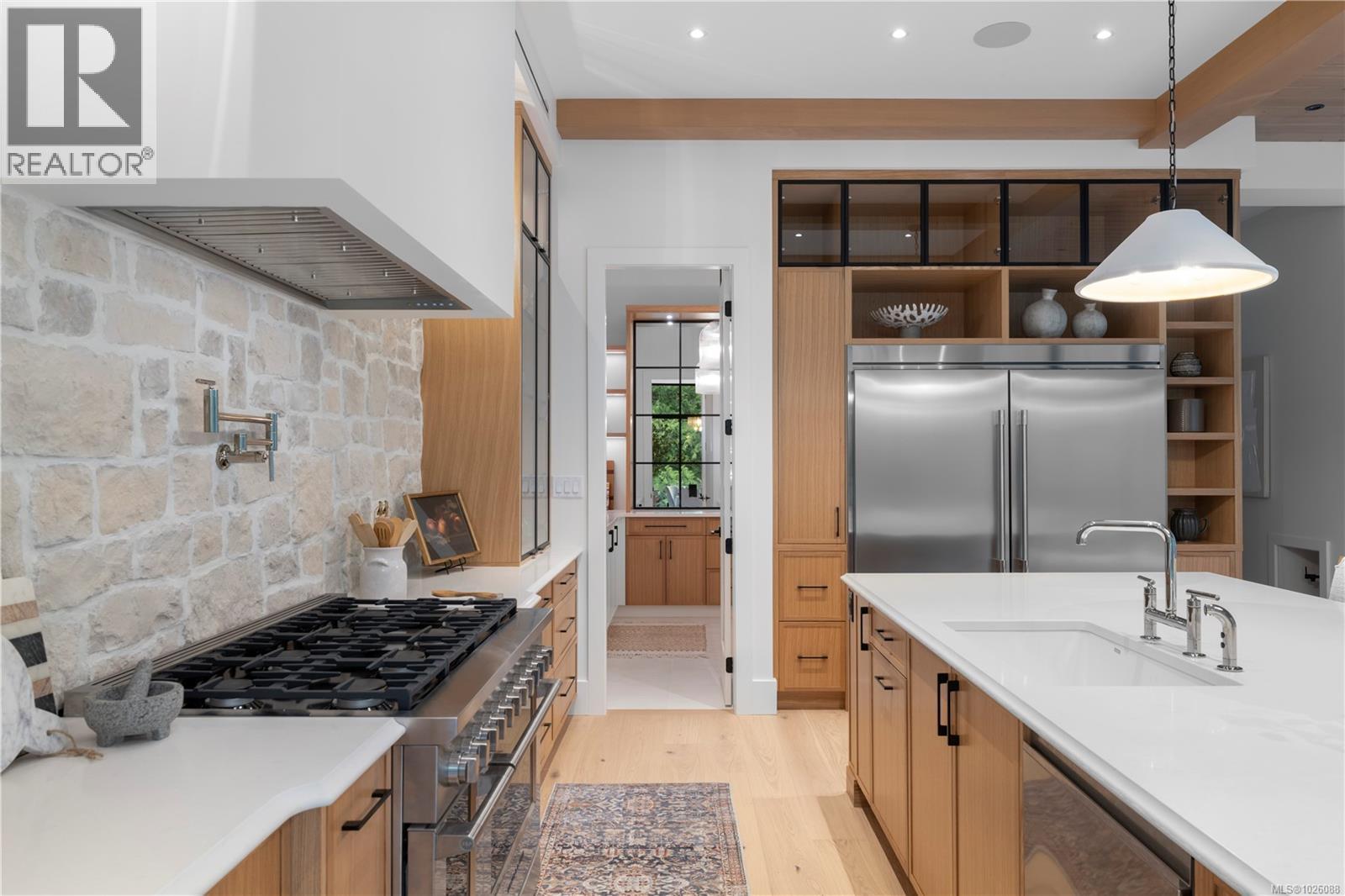 609 Medalist Ave, Colwood