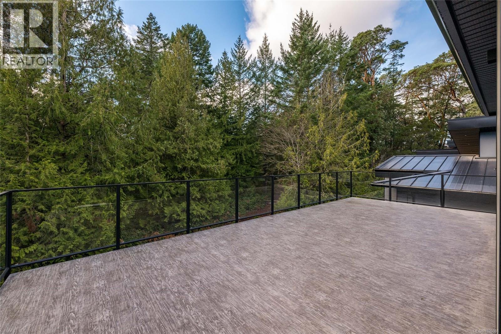 609 Medalist Ave, Colwood