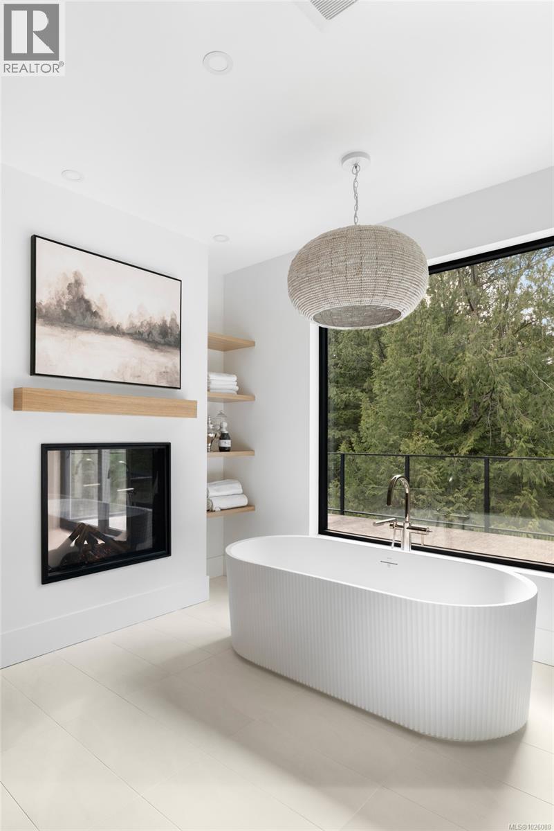 609 Medalist Ave, Colwood