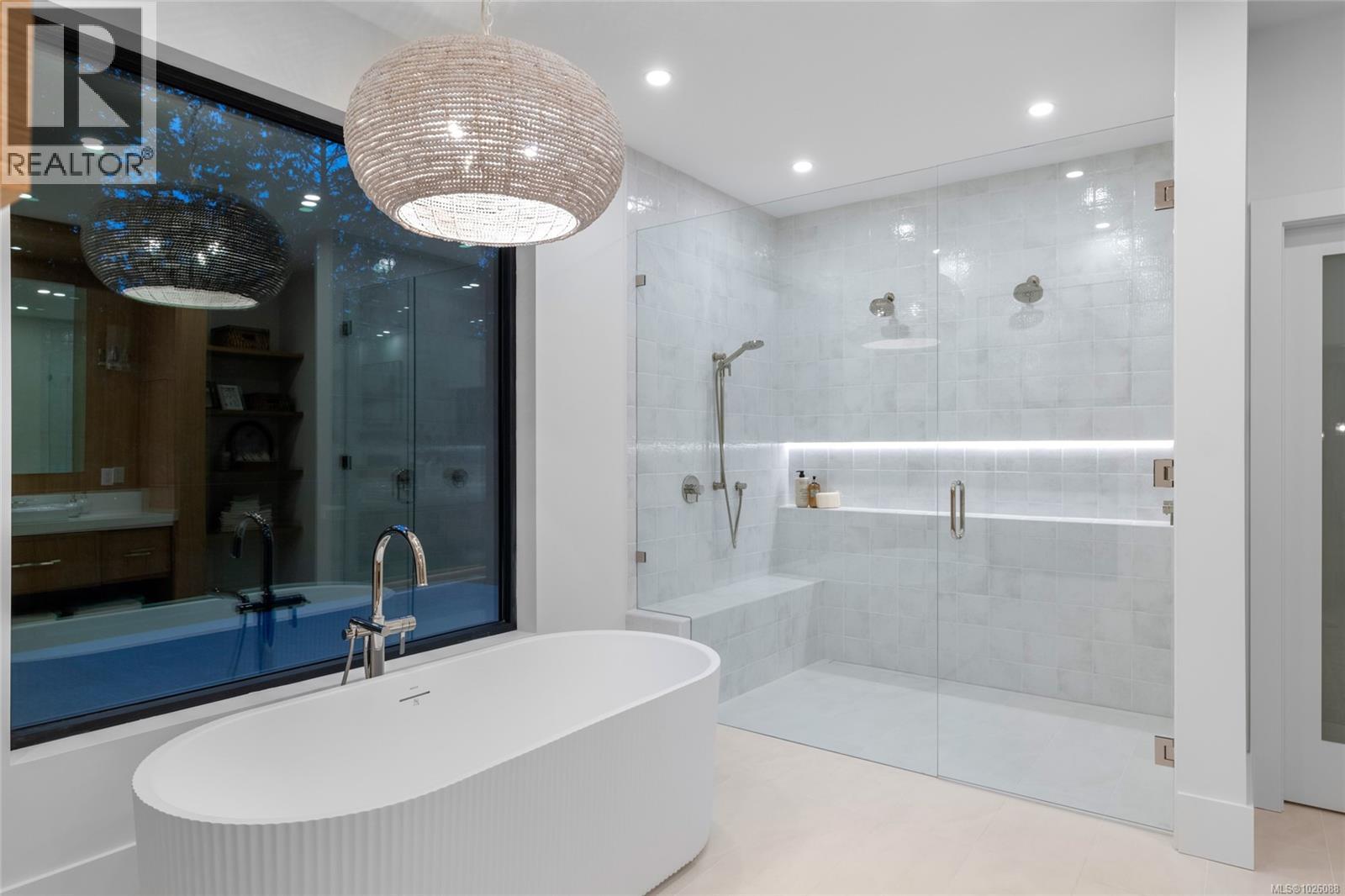 609 Medalist Ave, Colwood