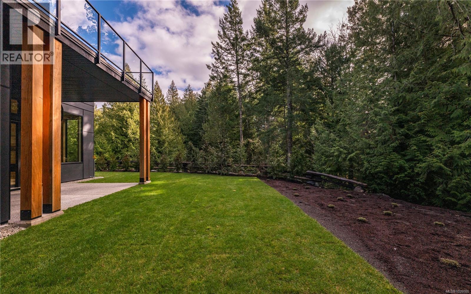 609 Medalist Ave, Colwood