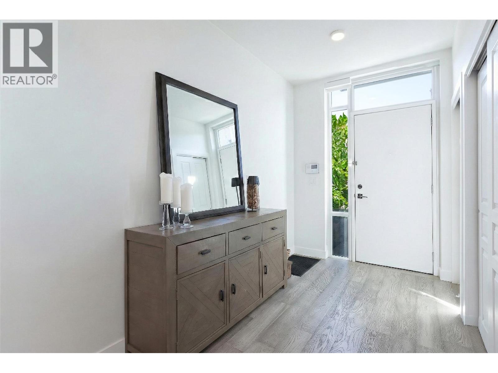 103 1151 Sunset Drive, Kelowna