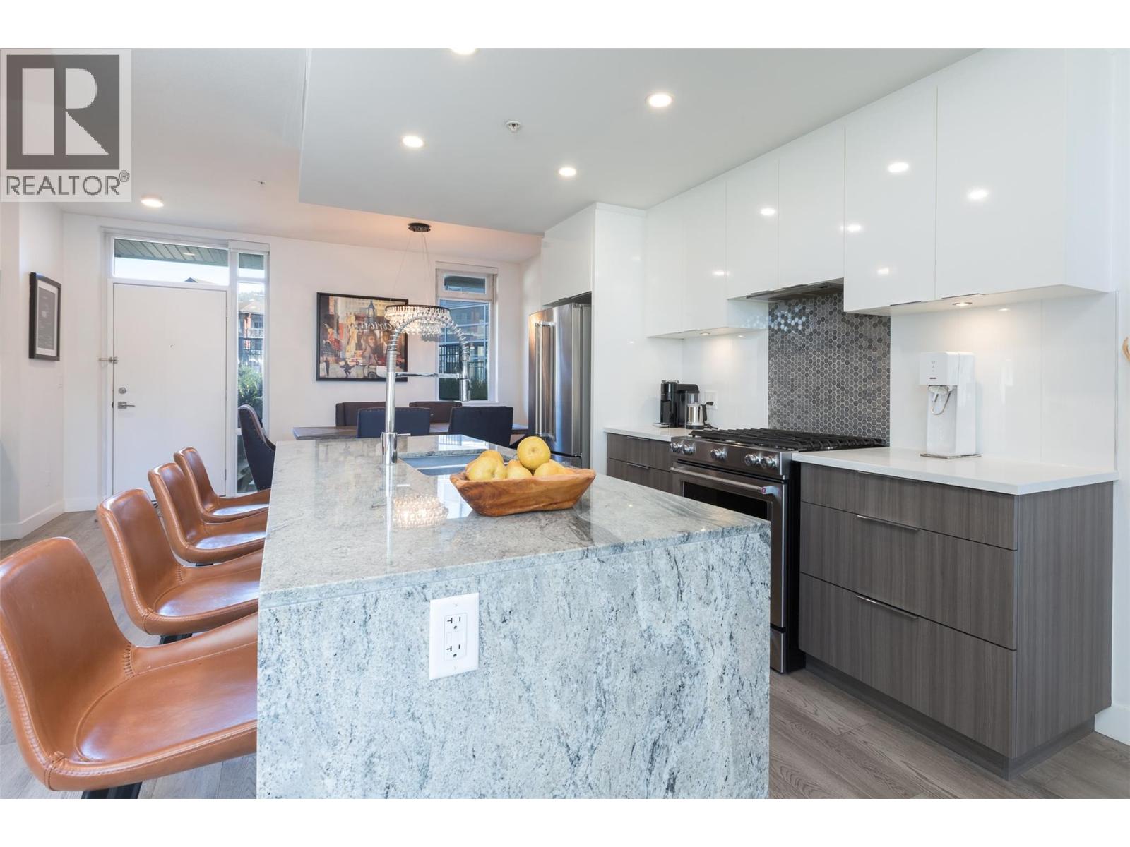 103 1151 Sunset Drive, Kelowna