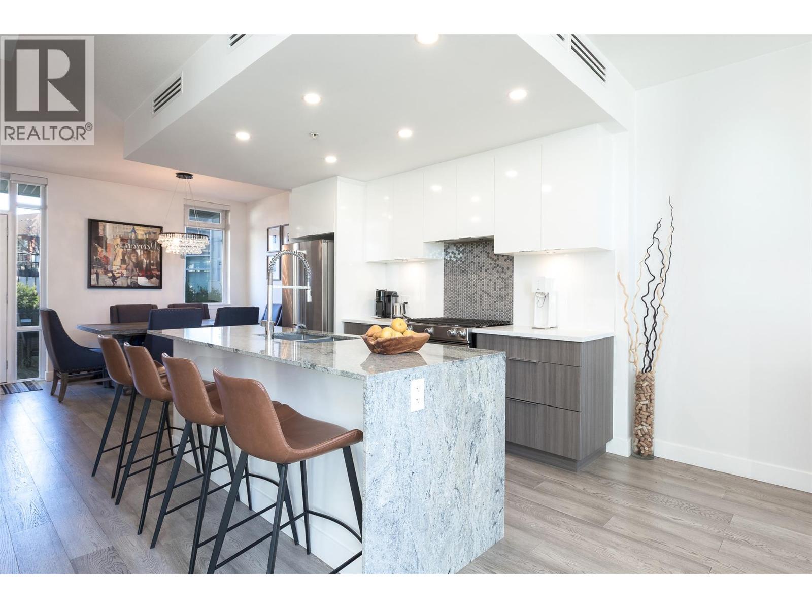 103 1151 Sunset Drive, Kelowna