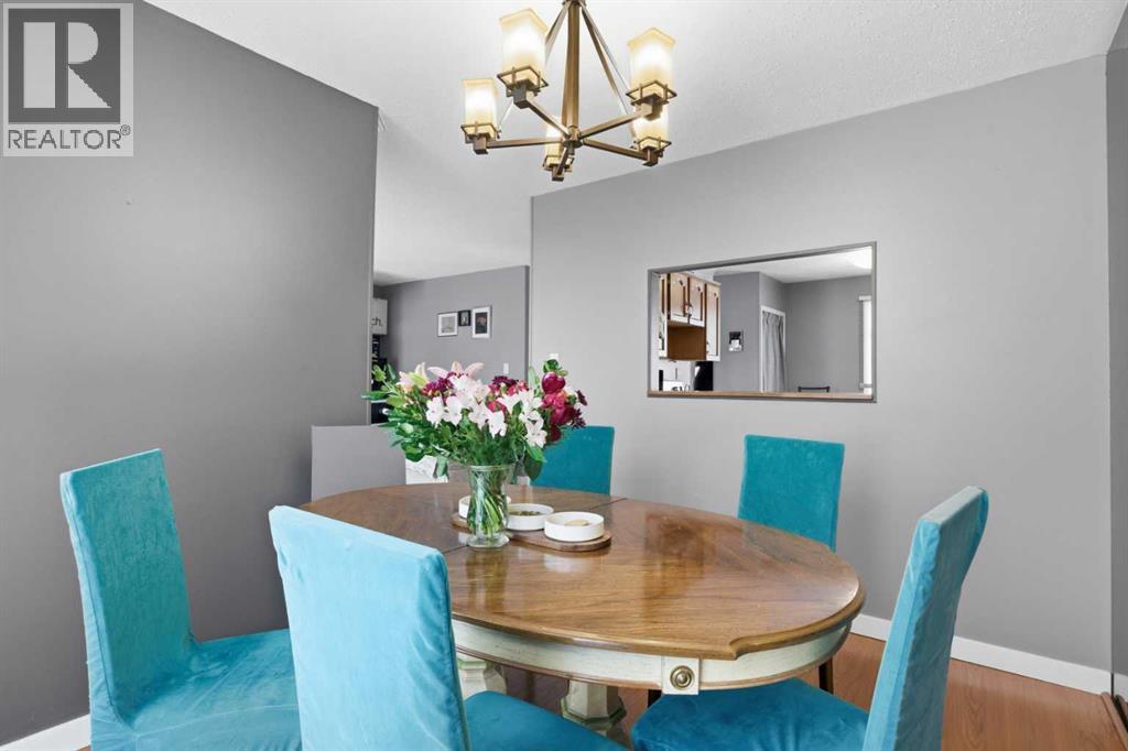 Single Family House for Sale in   Oakmoor Drive SW Palliser Calgary 