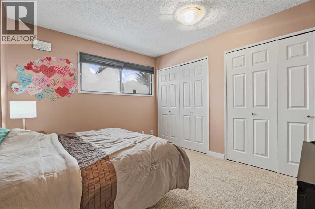 Single Family House for Sale in   Oakmoor Drive SW Palliser Calgary 