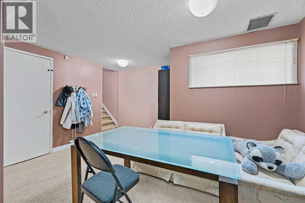 Single Family House for Sale in   Oakmoor Drive SW Palliser Calgary 