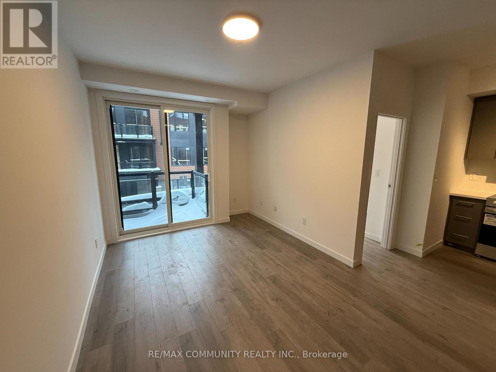 117 Marydale Unit 7 photo 3