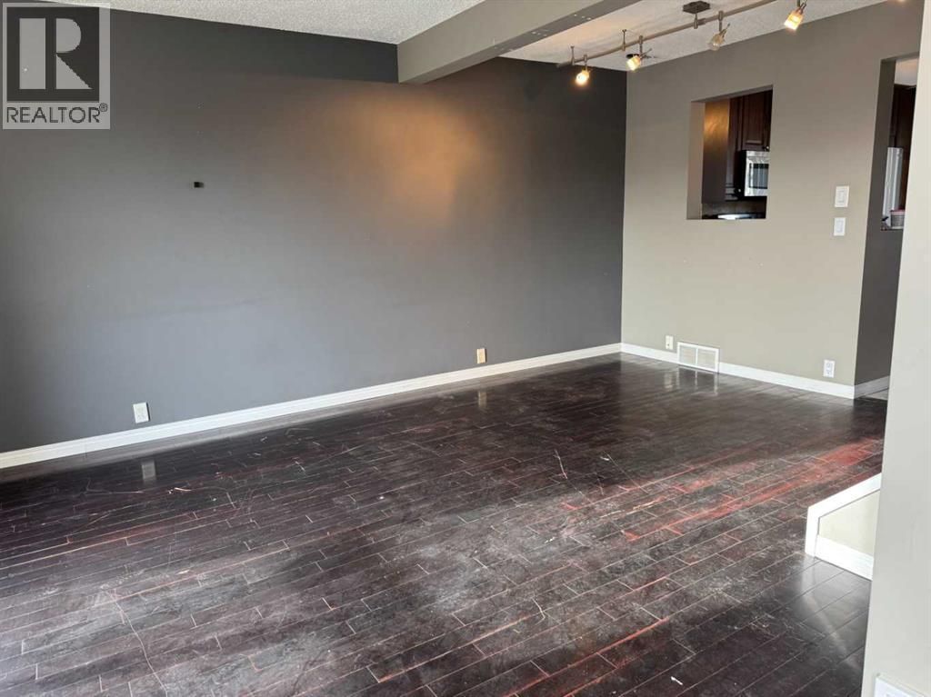 Single Family House for Sale in   Erin Mount Crescent SE Erin Woods Calgary 