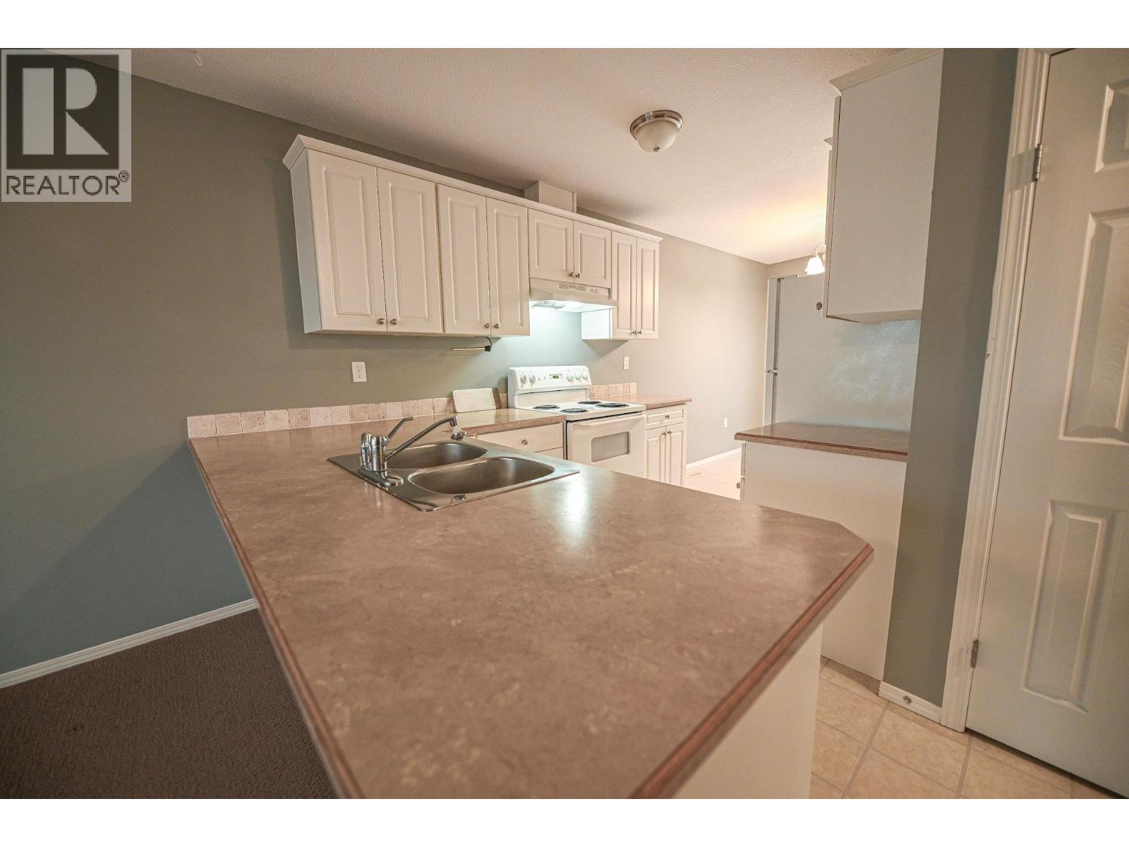  4866 Emerald Avenue, Canal Flats