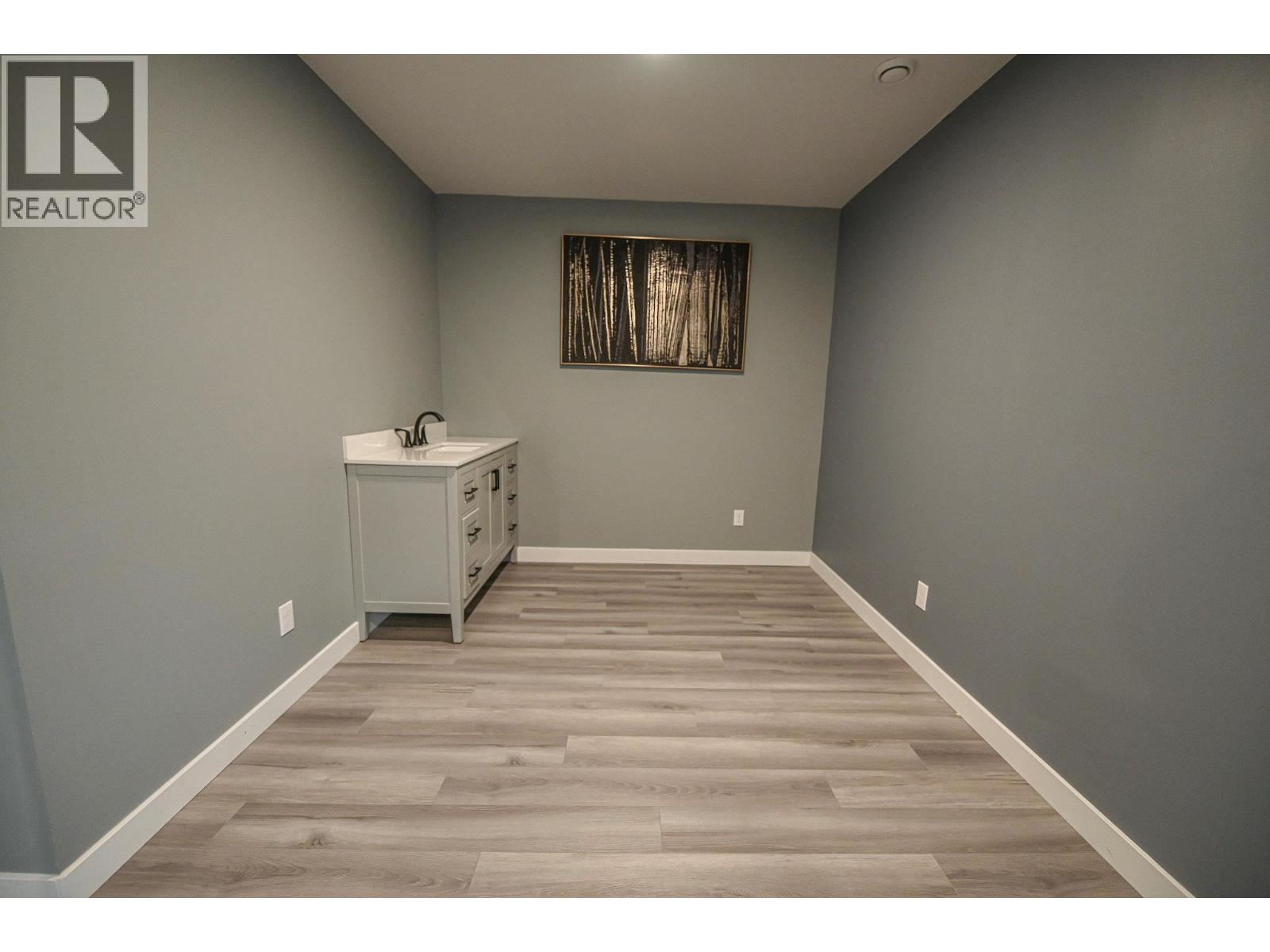  4866 Emerald Avenue, Canal Flats