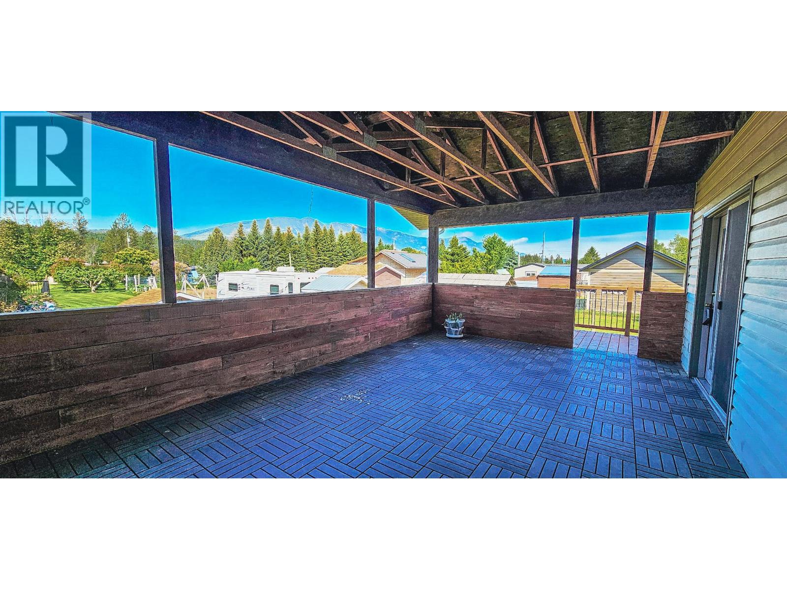 4771 BAILLIE GROHMAN AVENUE - 5