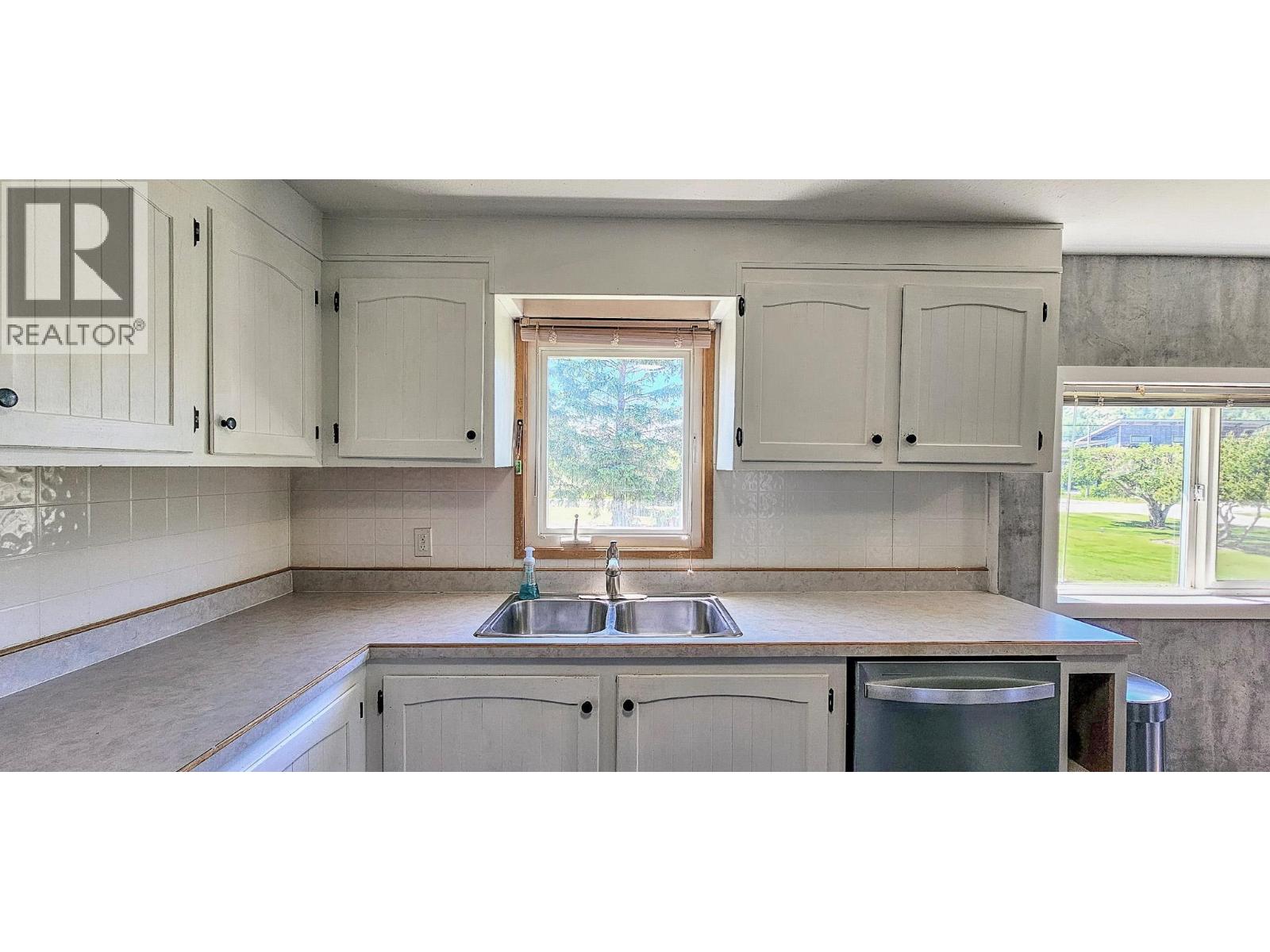 4771 BAILLIE GROHMAN AVENUE - 9