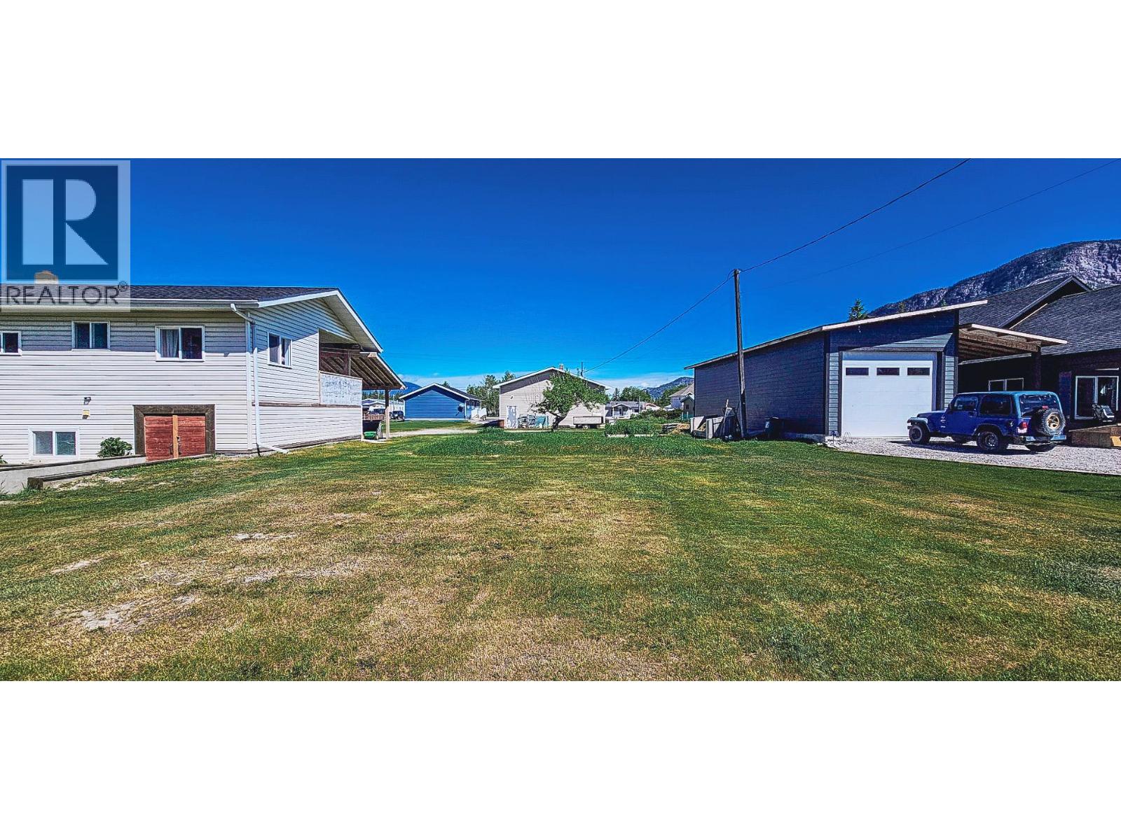 4771 BAILLIE GROHMAN AVENUE - 33