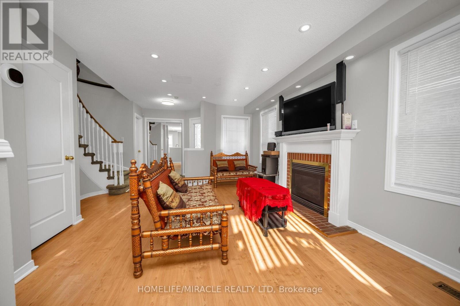 133 PRESSED BRICK DRIVE - 12