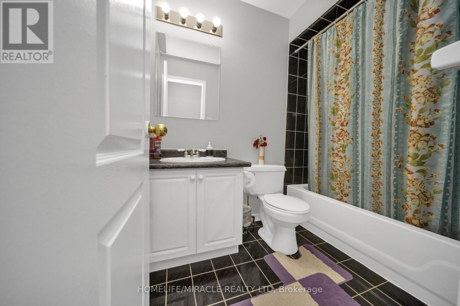 133 PRESSED BRICK DRIVE - 31