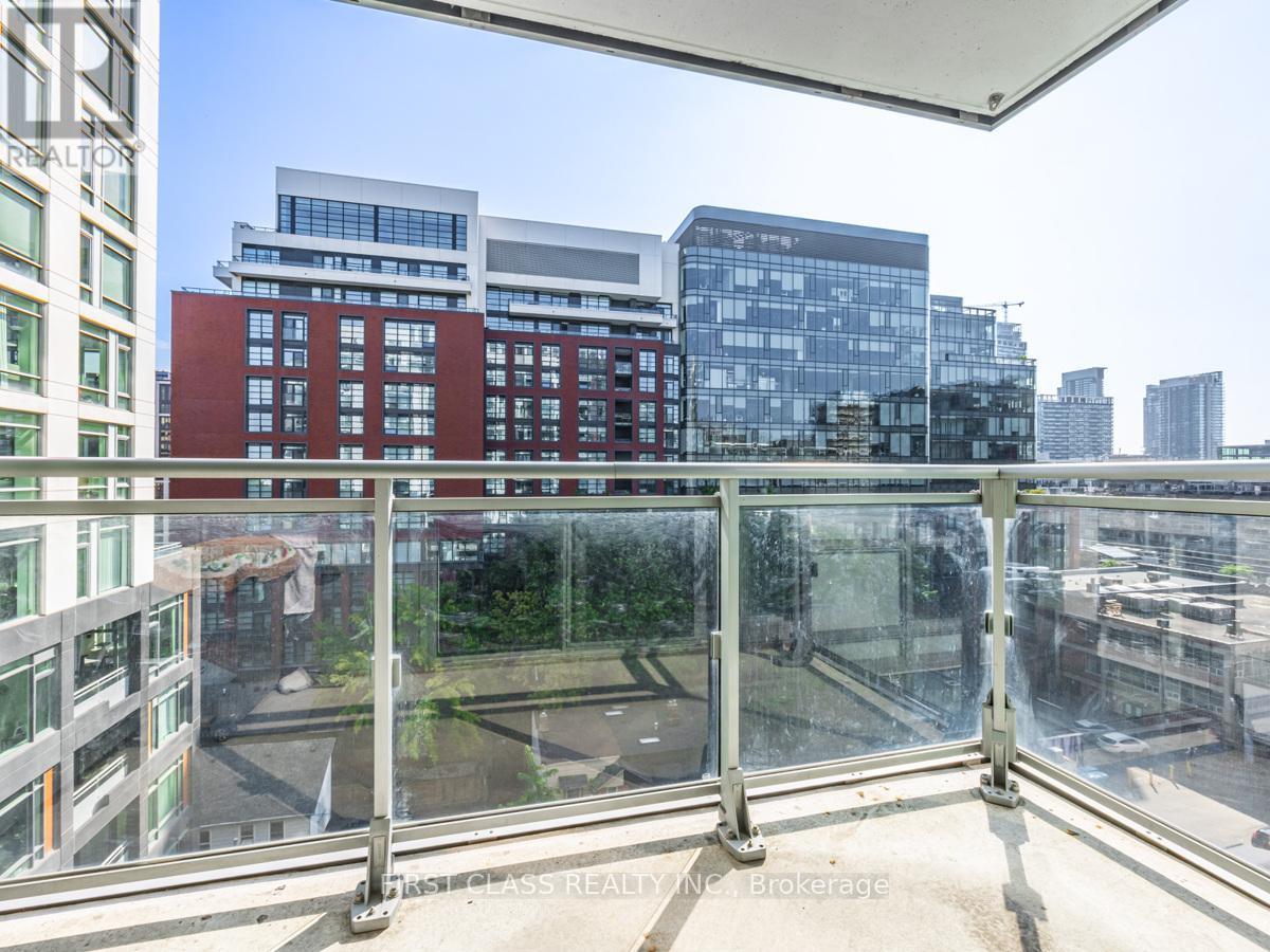 #1022 525 ADELAIDE STREET W - 2