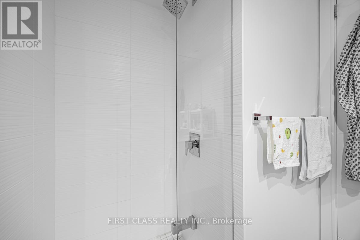 #1022 525 ADELAIDE STREET W - 14