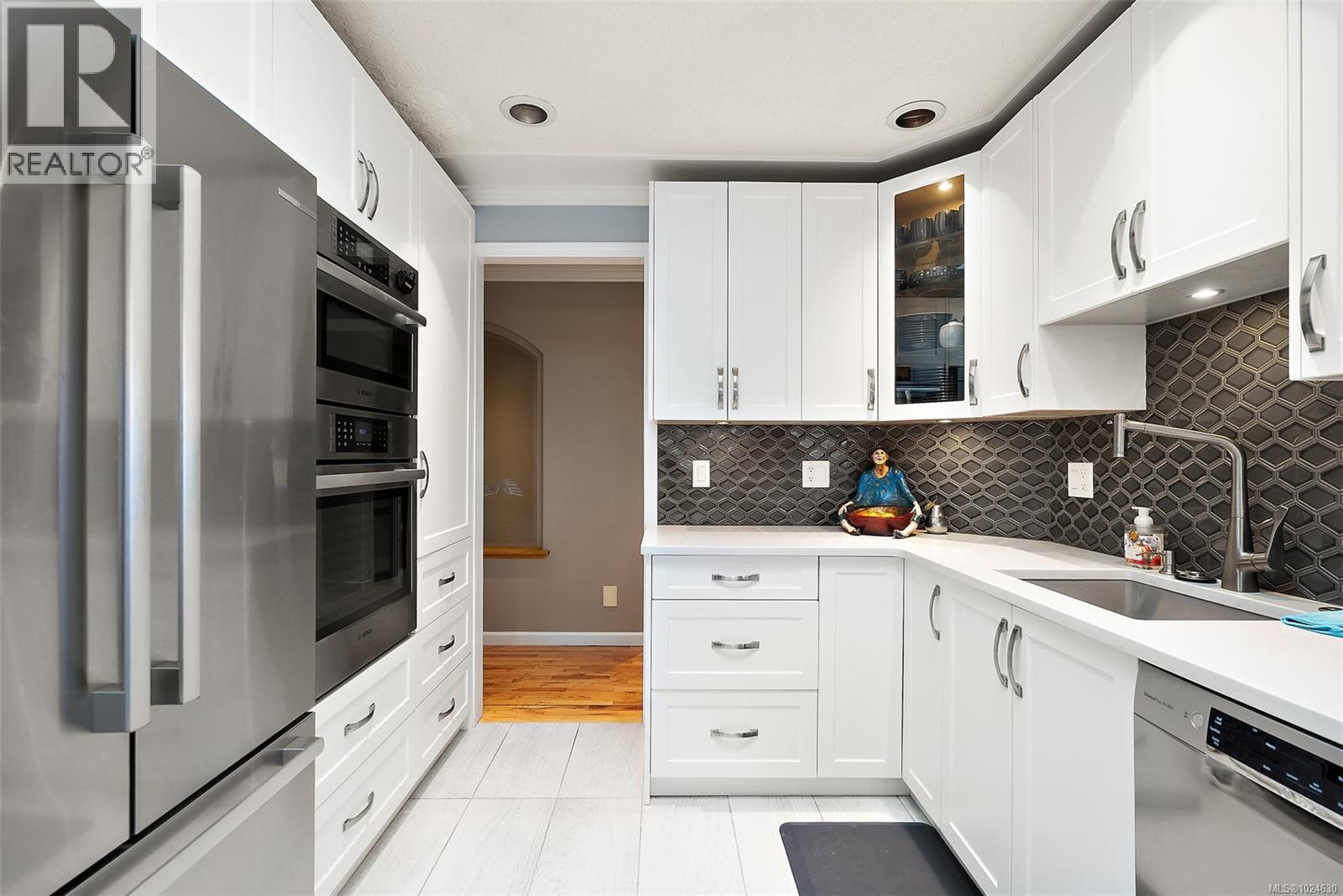 11008 Oriole Lane, North Saanich