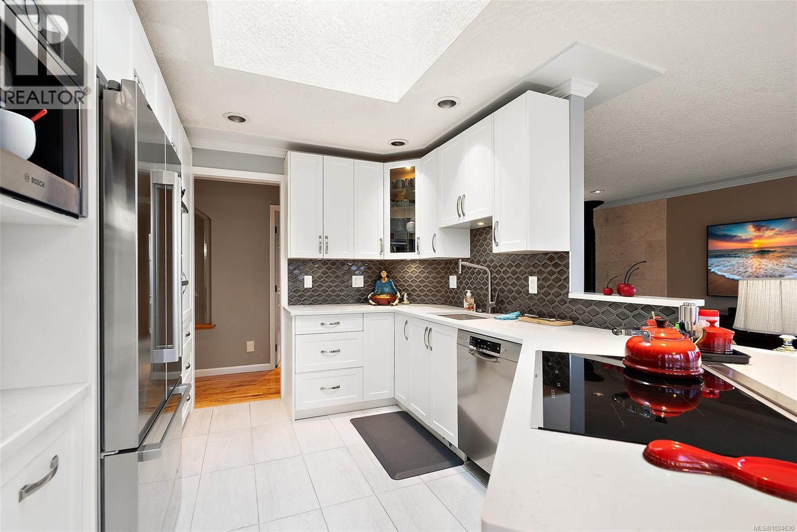 11008 Oriole Lane, North Saanich