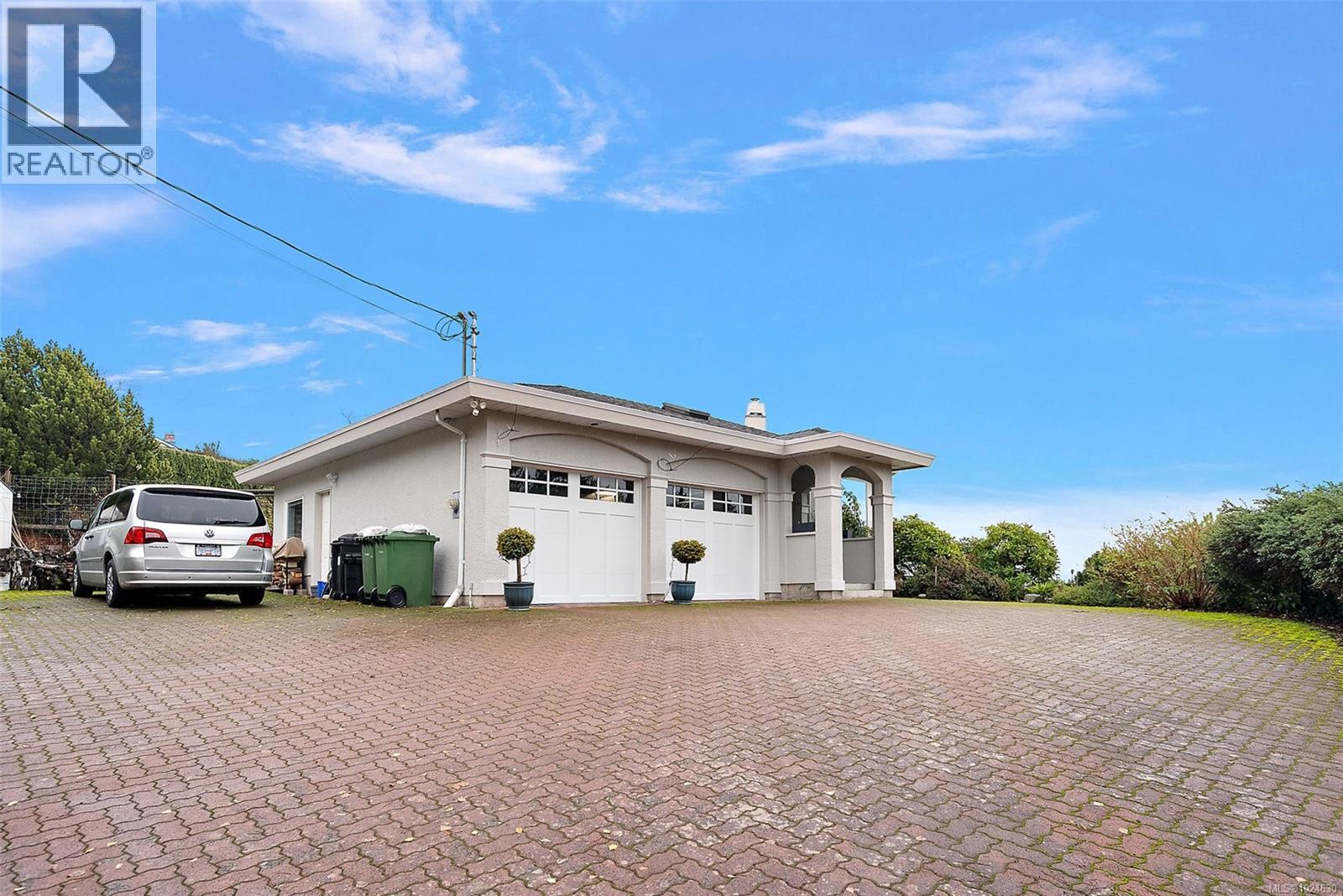 11008 Oriole Lane, North Saanich