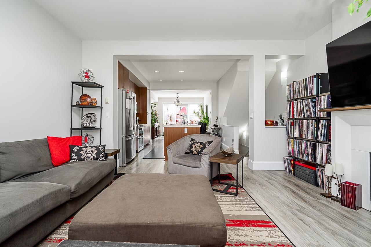 2 2450 161A STREET, Surrey