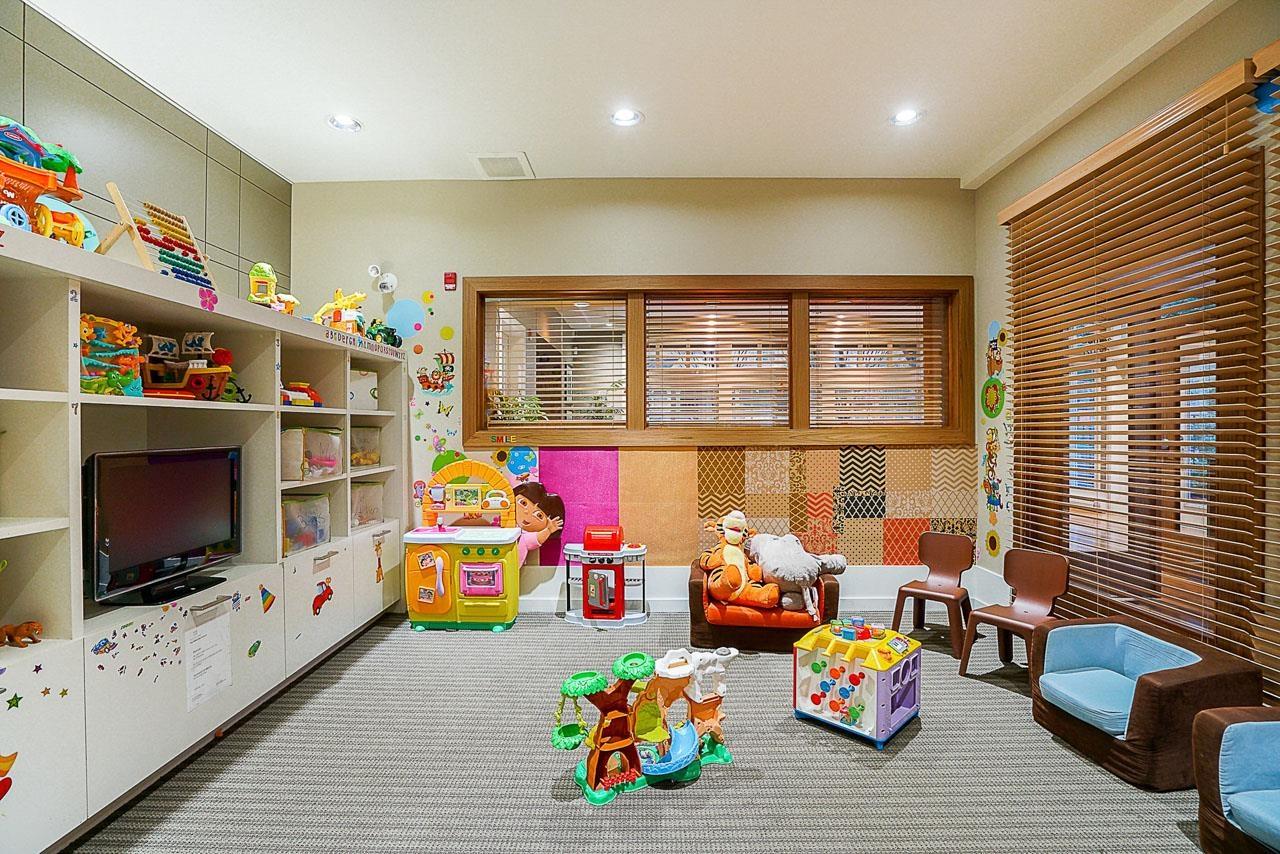 2 2450 161A STREET, Surrey